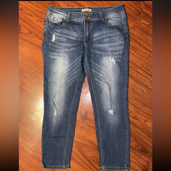 Encore Jeans Denim - ENCORE Ankle Cropped JEANS size 15 Women’s Distressed 35” W Stretch Style# 965R